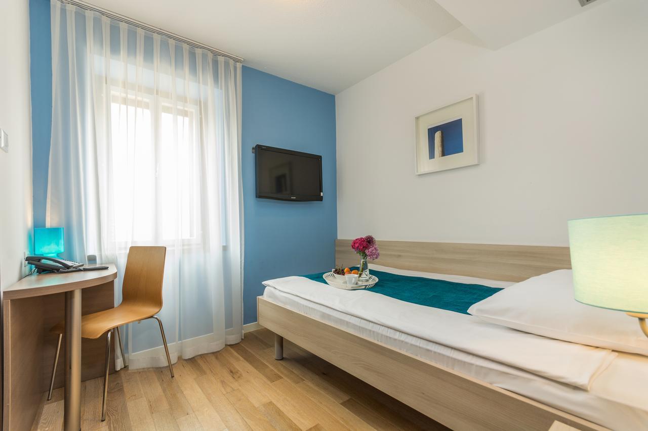 Hotel Vista Върсар Екстериор снимка