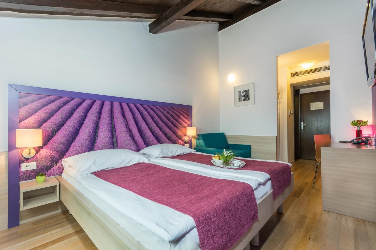 Hotel Vista Върсар Екстериор снимка